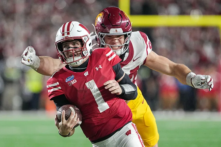 Badgers take Iowa's place in Top 25 ahead of Heartland clash